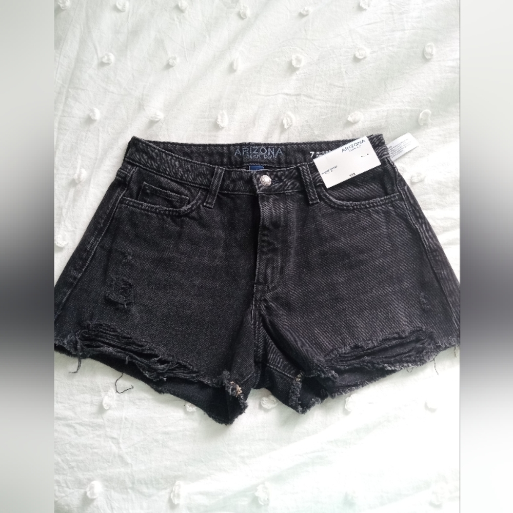 Arizona Jean Co. Black Ripped Jeans. Size 7.